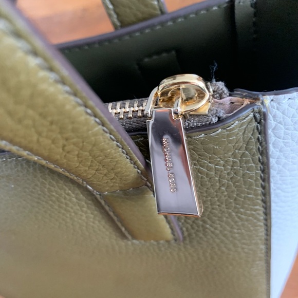 Michael Kors Ecco Pebble Tricolor Messenger Leather Tote Annette Gemma - Picture 7 of 14